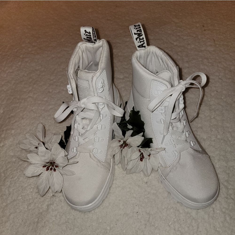 🆕️👢Dr. Martens 90s Chunky Hiker Combs Boots White - Sz 11 - Picture 3 of 7